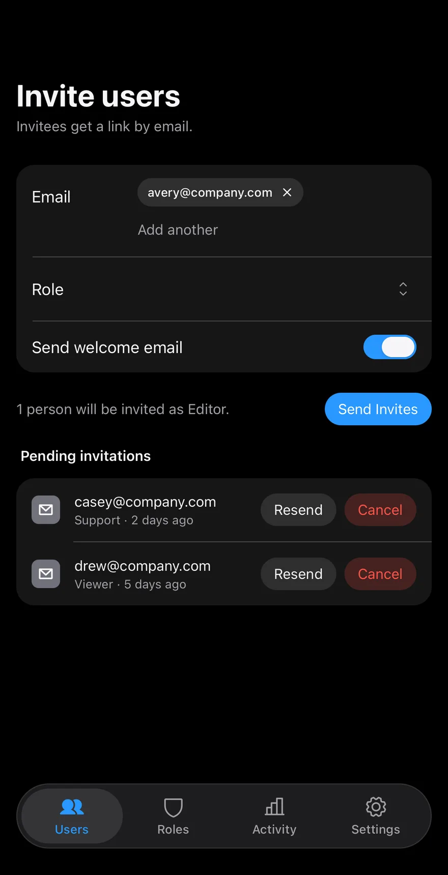 Users Invite on iOS in dark mode